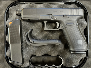 neuwertige Glock 17 Gen 5 MOS FS + Gewindelauf