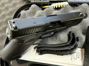 neuwertige Glock 17 Gen 5 MOS FS + Gewindelauf