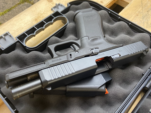 Fast neue Vorführwaffe Glock 17 Gen 5 FS Kal. 9x19mm