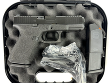 Laden Sie das Bild in den Galerie-Viewer, gebrauchte Glock 19 Gen 5 FS Kal. 9x19mm