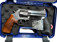 Laden Sie das Bild in den Galerie-Viewer, gebrauchter Smith &amp; Wesson 686 4'' STS Kal. .357 Mag.