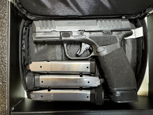 Laden Sie das Bild in den Galerie-Viewer, fast neue Springfield Hellcat Pro Comp OSP mit Kompensator Cut Kal. 9mm Luger